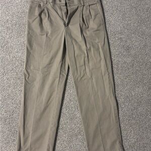 Dockers Men's Khaki Chinos